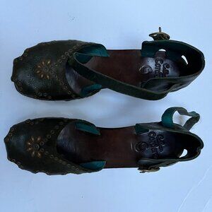 Portgugeuse, emerald green leather with real wood heels, leather soles